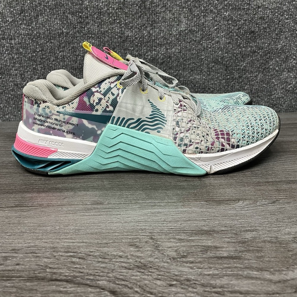 Nike Metcon 8 Graffiti Graphics Sneakers Shoes Weightlifting CrossFit Women 11.5